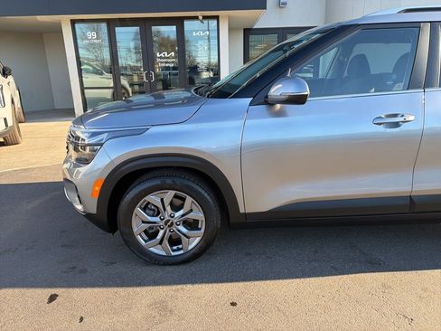 Certified 2024 Kia Seltos S image 10