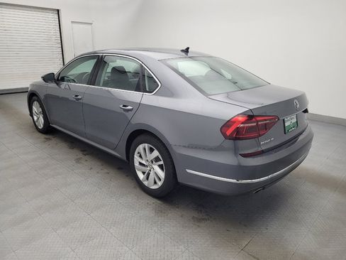 Used 2018 Volkswagen Passat 2.0T SE image 3
