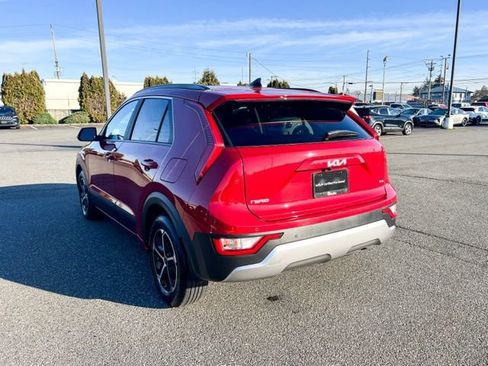 Certified 2024 Kia Niro EX image 8