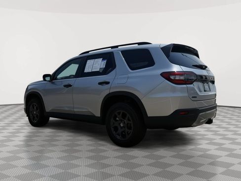 Used 2026 Honda Pilot TrailSport image 4