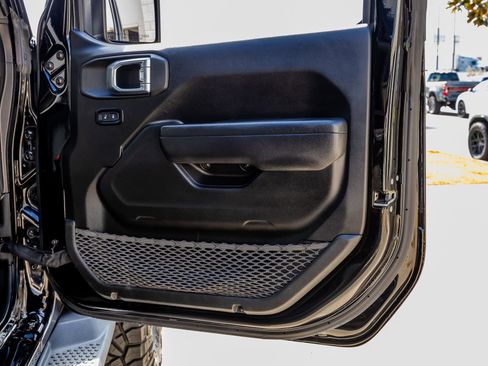 Used 2022 Jeep Wrangler Unlimited Sport w/ Sun And Sound Package image 38