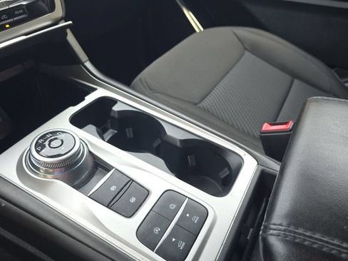 Used 2023 Ford Explorer XLT RWD image 36