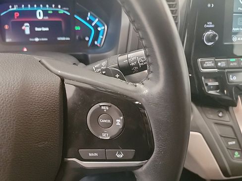 Used 2018 Honda Odyssey EX-L image 17