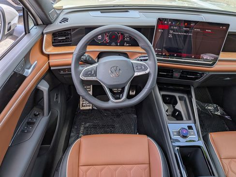 Used 2026 Volkswagen Tiguan SEL R-Line image 18