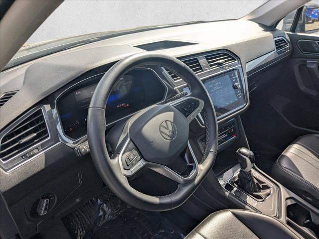 Used 2024 Volkswagen Tiguan SE w/ Panoramic Sunroof Package FWD image 10