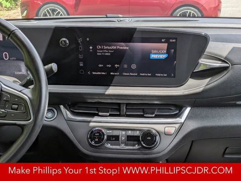 Used 2024 Buick Envista Sport Touring w/ Convenience I Package FWD image 17