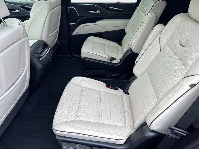 Used 2021 Cadillac Escalade Sport AWD/4WD image 16