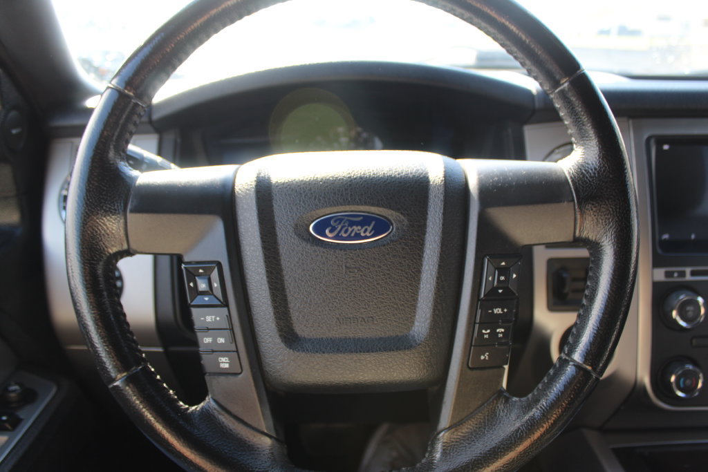 Used 2017 Ford Expedition XLT w/ Equipment Group 201A AWD/4WD image 24