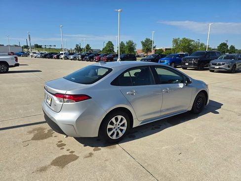 Used 2024 Toyota Corolla LE FWD image 7