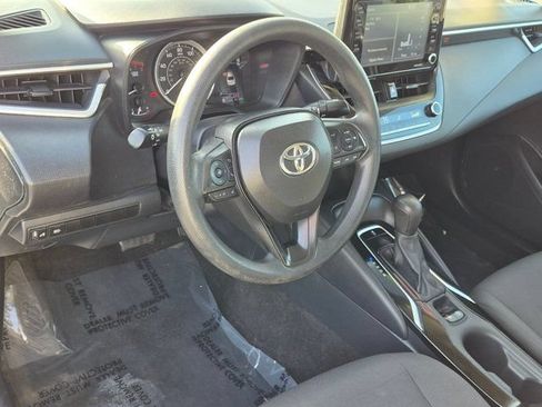 Used 2022 Toyota Corolla LE FWD image 17