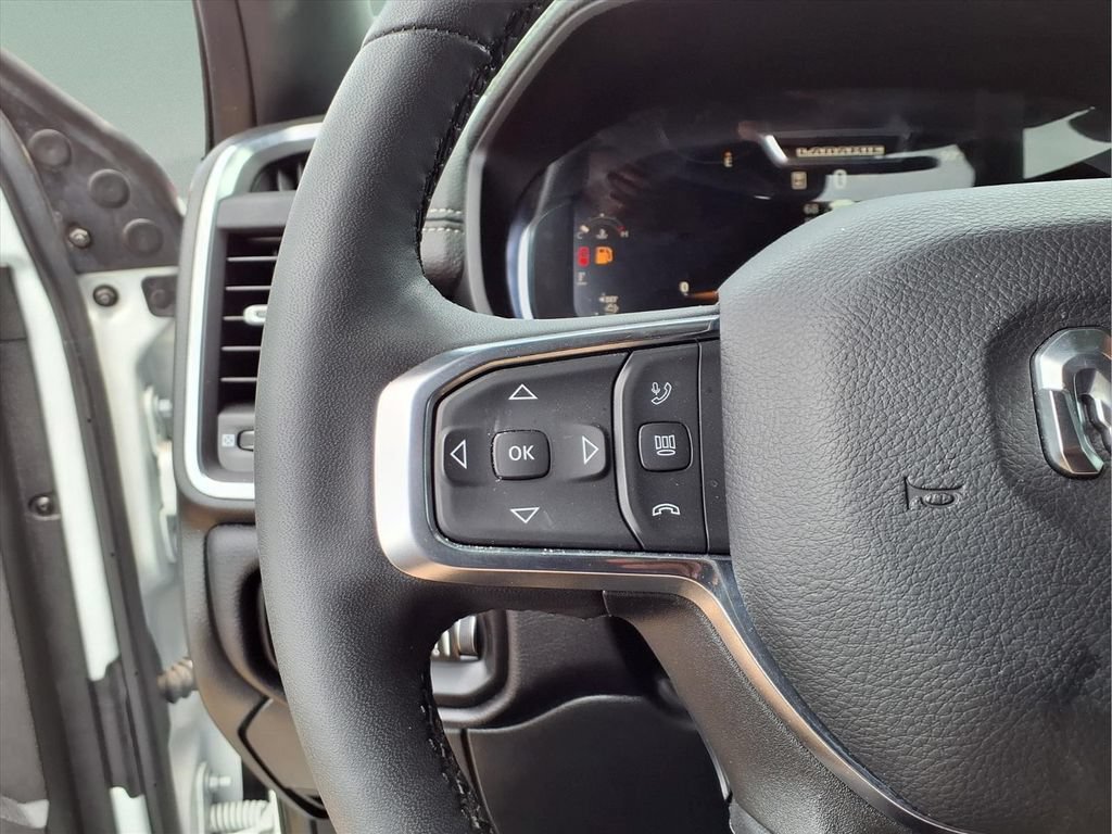 Used 2025 RAM 2500 Laramie AWD/4WD image 15