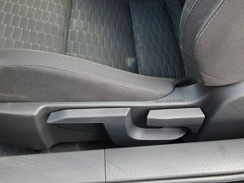 Used 2023 Toyota GR86 w/ ALL Weather Mat Package (TMS) RWD image 9