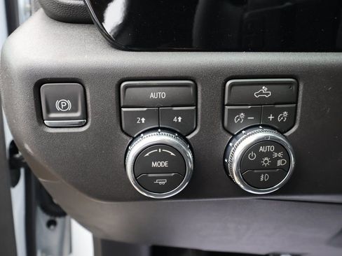 New 2026 GMC Sierra 1500 Elevation w/ LPO, Elevation Black Package image 12