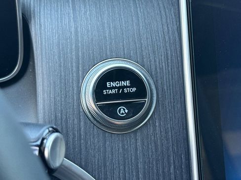 Certified 2024 Mercedes-Benz GLC 300 image 25