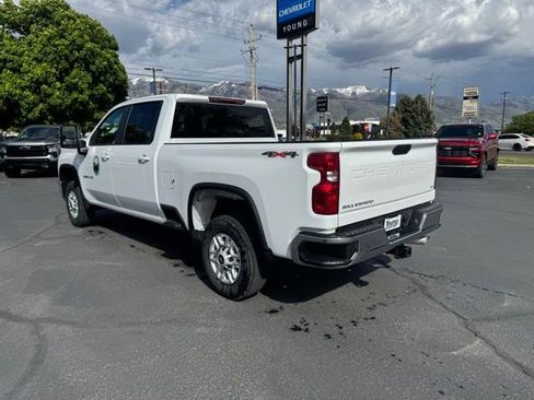 Used 2025 Chevrolet Silverado 3500 LT w/ Convenience Package AWD/4WD image 3
