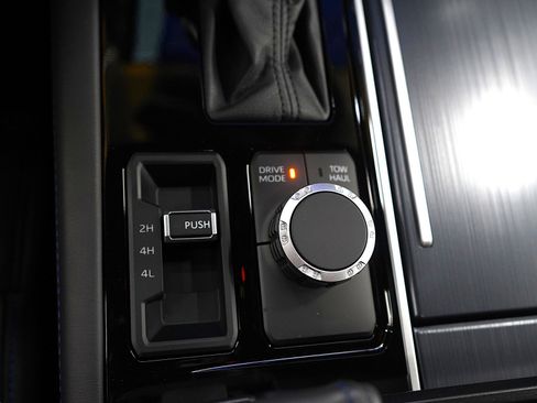 Used 2025 Toyota Tundra Platinum image 25