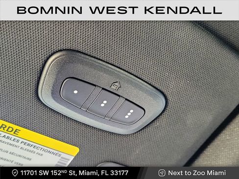 Used 2025 Jeep Grand Cherokee Limited w/ Black Appearance Package image 24