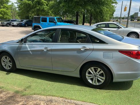 Used 2011 Hyundai Sonata GLS image 4