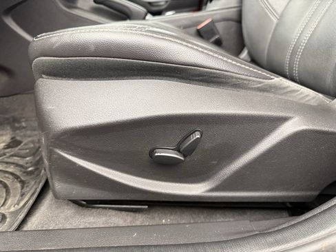 Used 2014 Ford Focus Titanium image 40