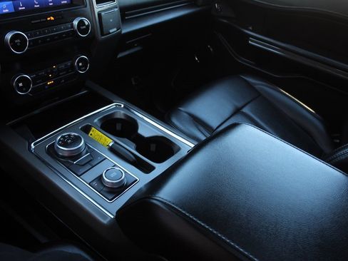 Used 2020 Ford Expedition XLT w/ Equipment Group 201A image 22