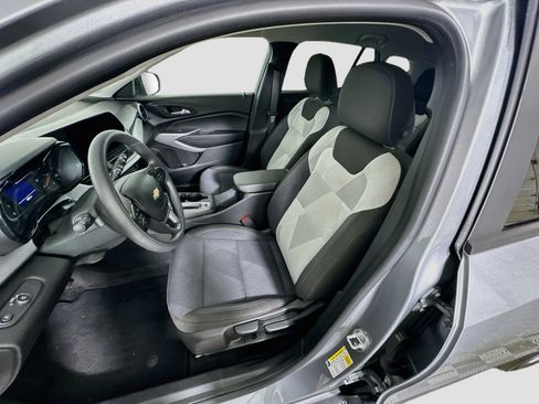 Used 2024 Chevrolet Trax LS FWD image 13