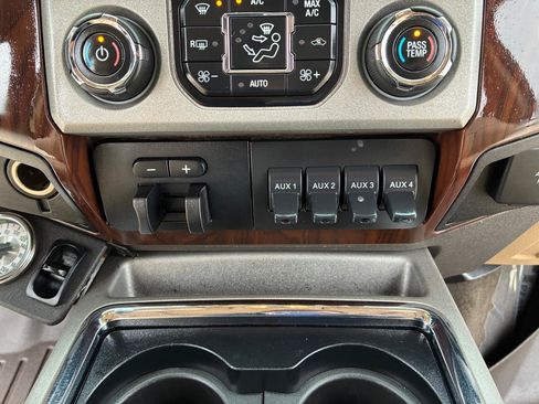 Used 2016 Ford F350 Lariat w/ Lariat Ultimate Package AWD/4WD image 30