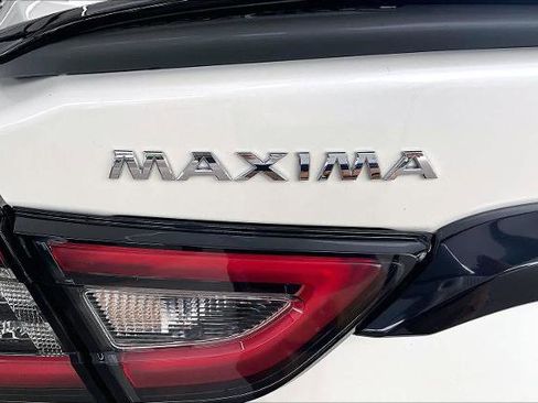 Certified 2023 Nissan Maxima SR w/ Sport Mat Group FWD image 10