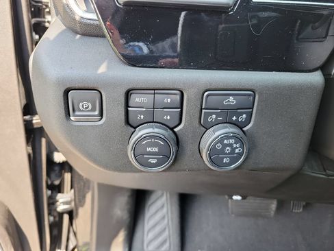 Used 2022 Chevrolet Silverado 1500 RST AWD/4WD image 25