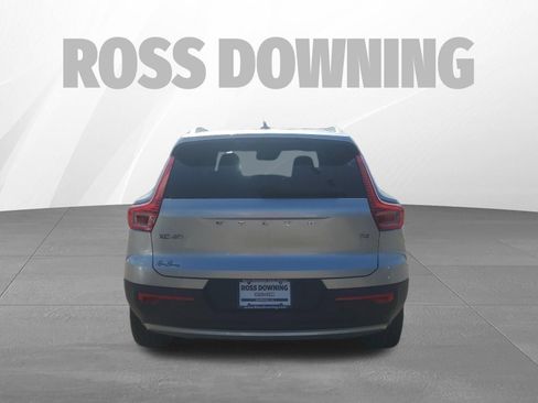 Used 2019 Volvo XC40 T4 Momentum FWD image 5