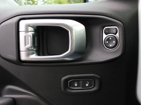 New 2026 Jeep Gladiator Sport AWD/4WD image 25