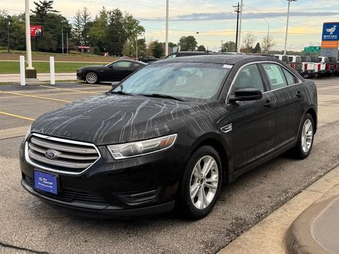Certified 2018 Ford Taurus SEL AWD/4WD image 38