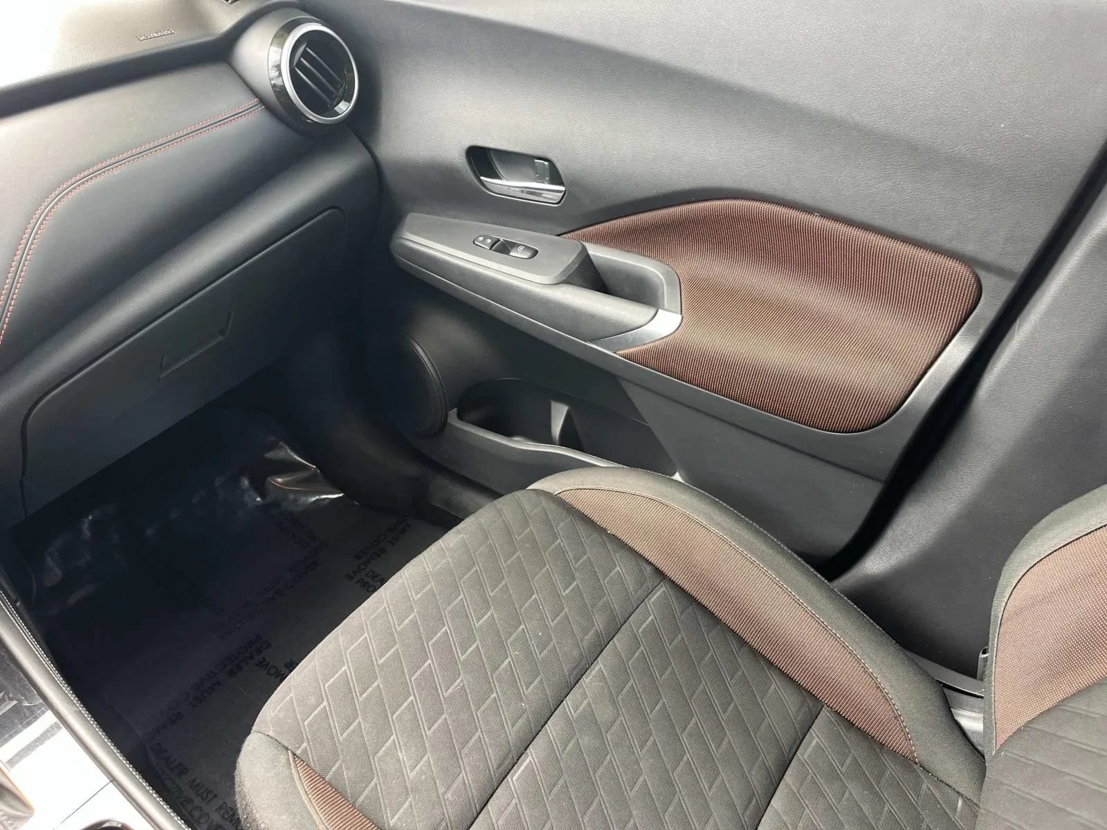 Used 2024 Nissan Kicks SR FWD image 13