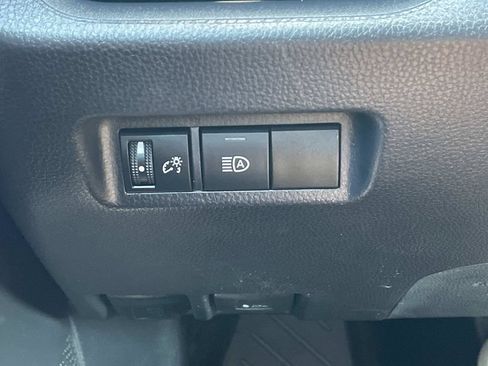 Used 2025 Toyota RAV4 XLE FWD image 25
