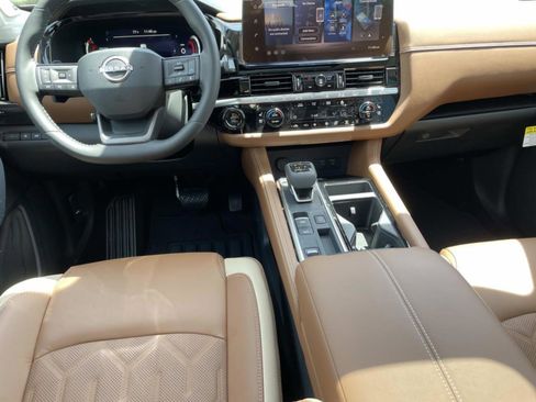 New 2026 Nissan Pathfinder Platinum FWD image 10