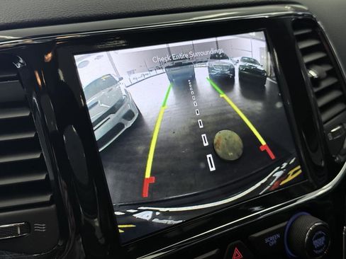 Used 2021 Jeep Grand Cherokee Laredo X image 62