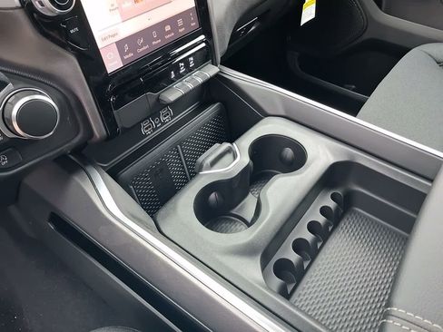 New 2026 RAM 1500 4x4 Crew Cab image 30