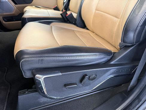 Used 2024 Ford F250 Lariat w/ Chrome Package image 20