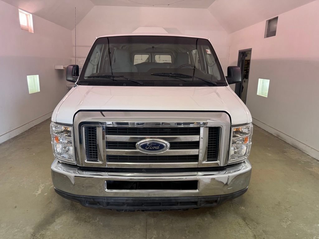 Used 2012 Ford E-350 and Econoline 350 XL RWD image 2