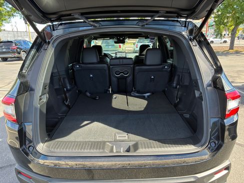 Used 2025 Honda Pilot Black Edition image 30