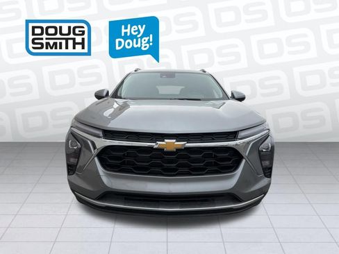New 2026 Chevrolet Trax LT w/ Driver Confidence Package FWD image 2