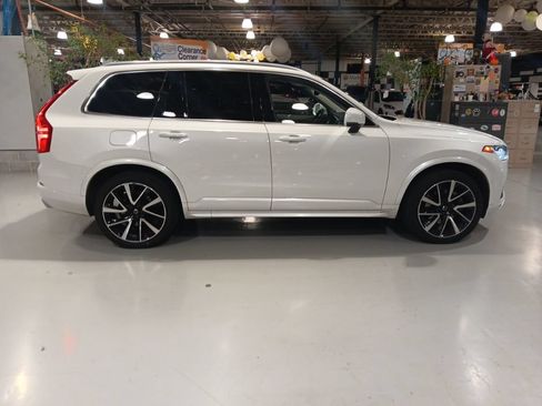 Used 2021 Volvo XC90 T6 Momentum w/ Climate Package AWD/4WD image 5