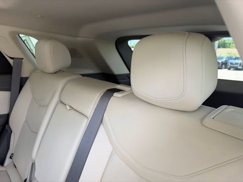 Used 2023 Cadillac XT5 Premium Luxury FWD image 11