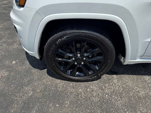 Used 2021 Jeep Grand Cherokee Laredo X AWD/4WD image 27