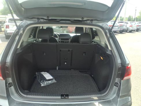 Certified 2023 Volkswagen Taos SE FWD image 12