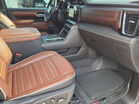 Used 2024 GMC Sierra 2500 Denali Ultimate image 25