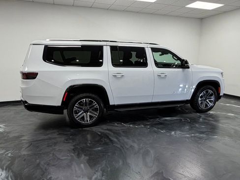 Used 2024 Jeep Wagoneer L Series II w/ Flexible Seating Group image 21