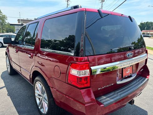 Used 2017 Ford Expedition Platinum RWD image 5