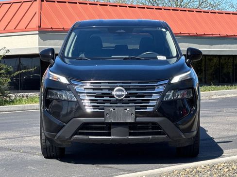 Used 2024 Nissan Rogue SV image 9