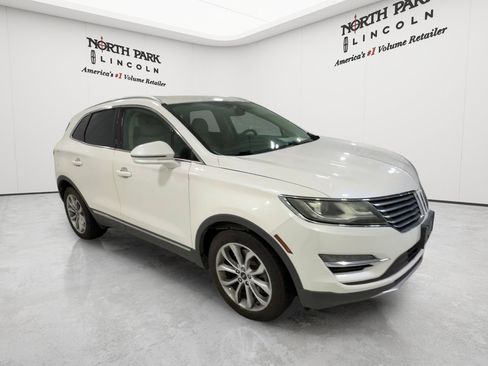 Used 2017 Lincoln MKC Select w/ Select Plus Package FWD image 7