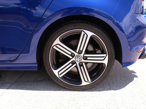 Used 2016 Volkswagen Golf R 4-Door image 15